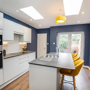 Falklands Street Centre House-free Parking York
